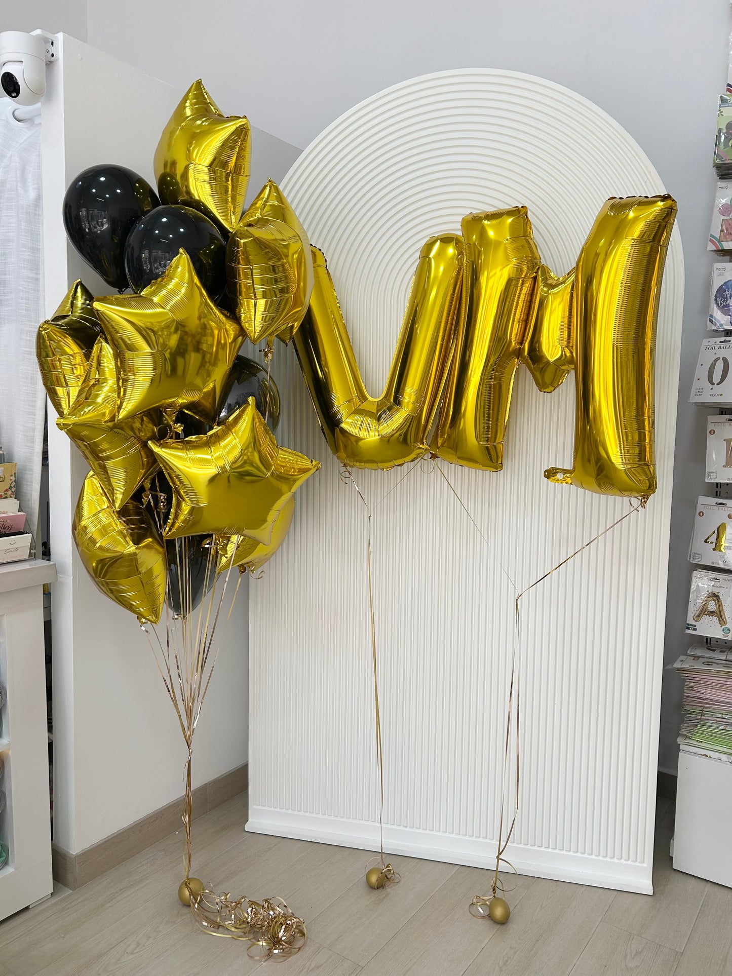 Customizable Helium Bunch Gold Stars and Black Latex with ‘VM’ Letters - Perfect for any Occasions