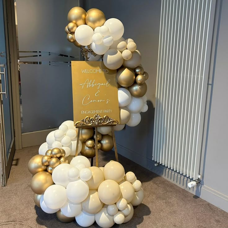 Customizable Canvas with Wooden Stand Welcome Board and Balloon Beige, Light Gold and Sand White Organic Chain Arrangement - Perfect for any occasions!