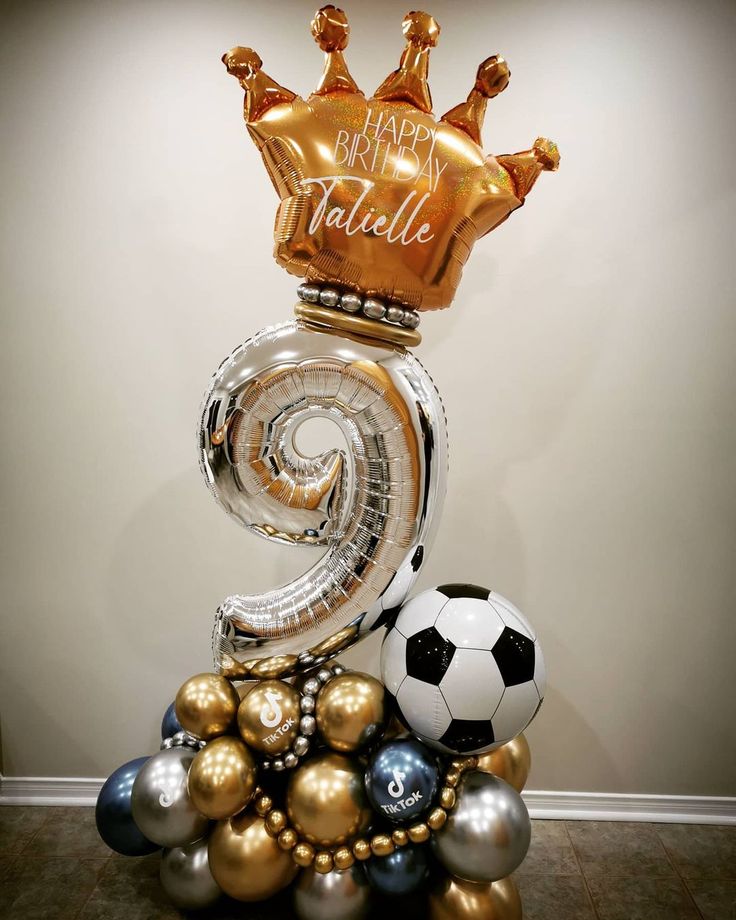 Personalised Sticker Gold Crown Platform Silver Number '9' Custom Balloon Decor with Chrome Blue, Gold, Silver Latex, Silver – Sports-Themed, Football-Themed, Soccer-Themed Perfect for Any Milestone Celebrations!