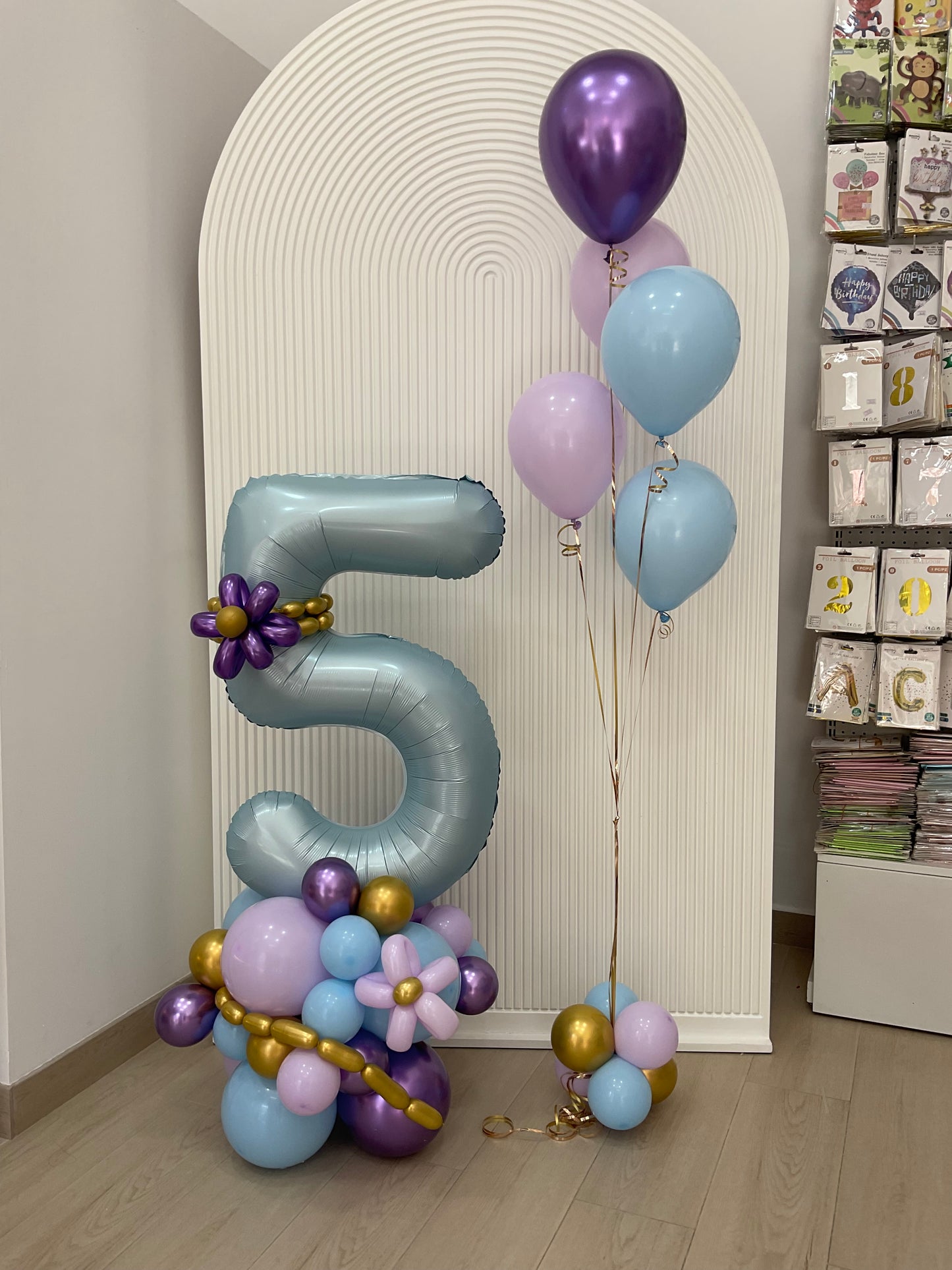 ‘5’ Blue Number with Chrome Purple, Purple, Blue and Gold Balloon on Stand Setup with Latex Bunch - Flower-Themed Perfect for any celebrations!