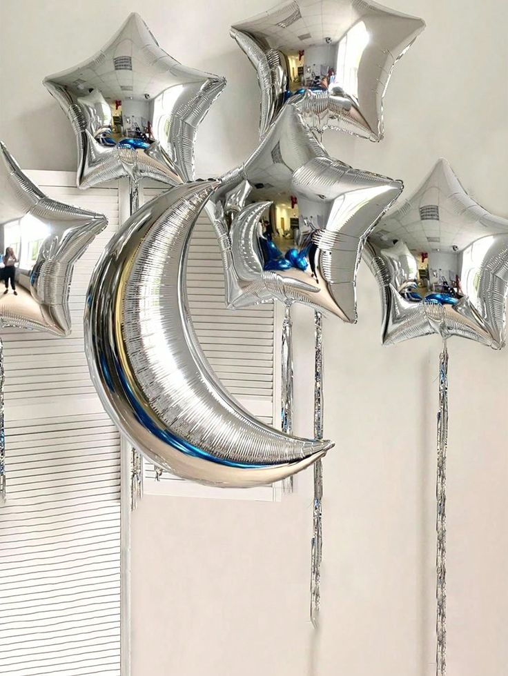 Helium Balloons Star-Shaped and Moon Silver with Tassels - Perfect for any Occasions