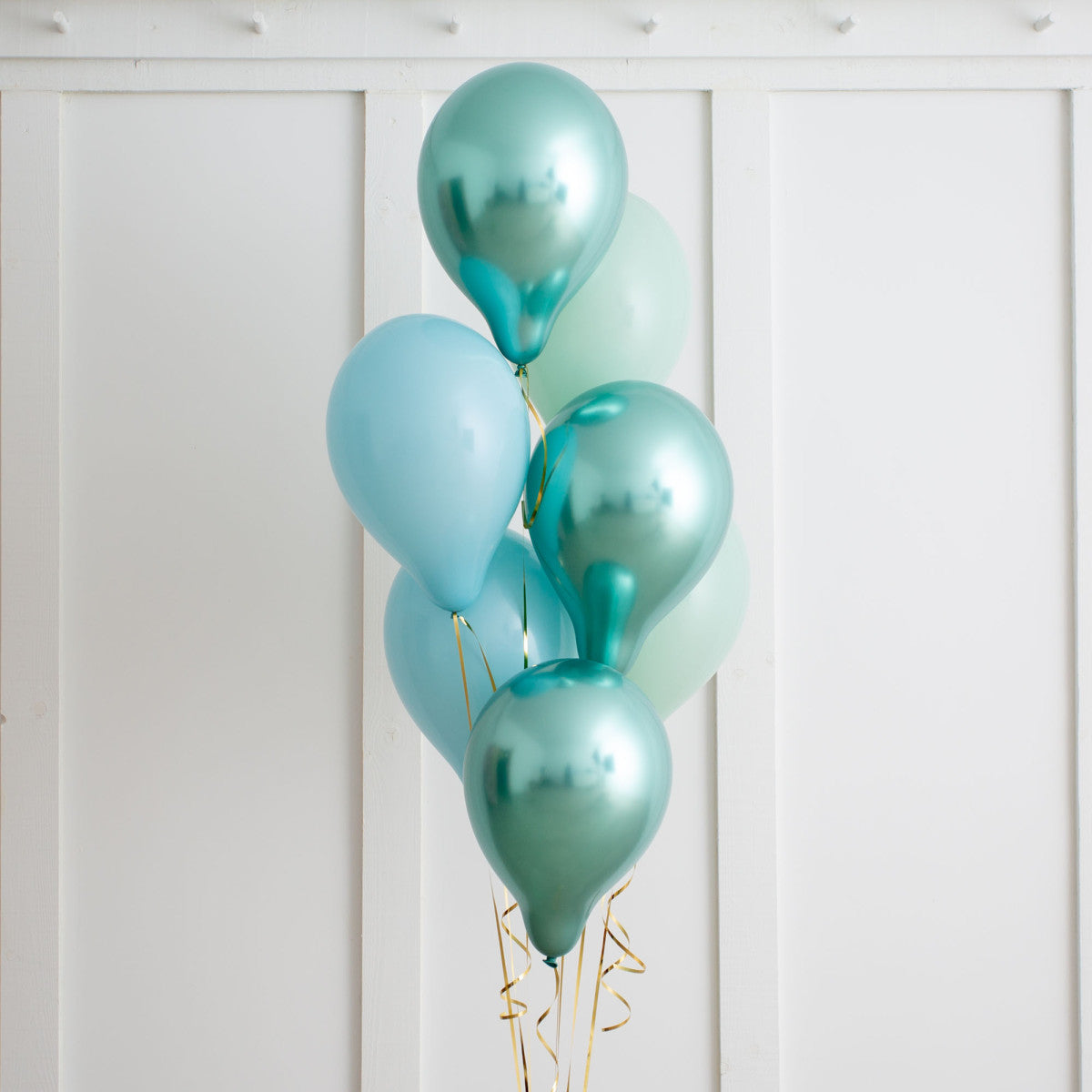 Blue Lagoon Helium Latex Balloon Bunch Elevate Your Celebration with Stunning Helium Balloon Bouquet