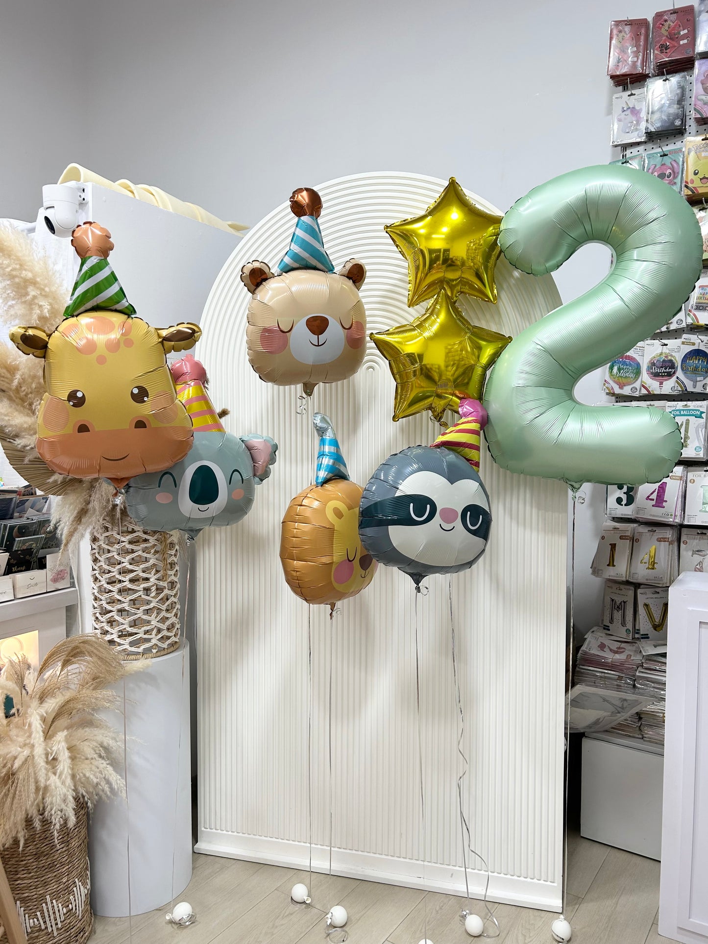 Helium Set Lion Sloth Koala Bear Giraffe Green Number ‘2’ Gold Star – Jungle Safari Animal-Themed Birthday Celebration!