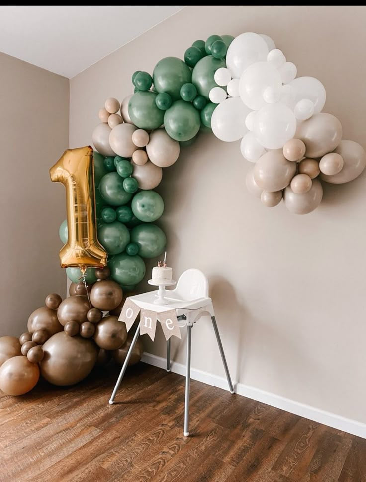 Balloon Green, White, Dust White and Brown Chain Decor with Number ‘1’ Balloon - Animal-Themed Customizable and Balloon Design