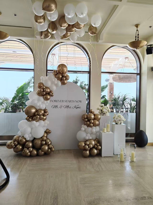 Wedding Engagement Customizable Board Backdrop 'Just Married' with Helium Balloon White And Gold