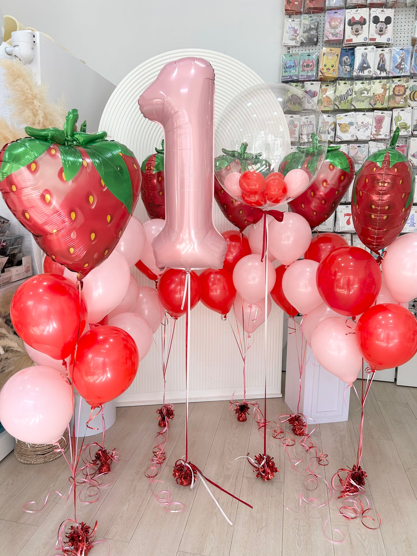 Personalised Clear with Mini Balloons Number ‘1’ Pink Helium Bunch Strawberry with Latex Red Pink - Customizable Design Strawberry Theme Birthday Party