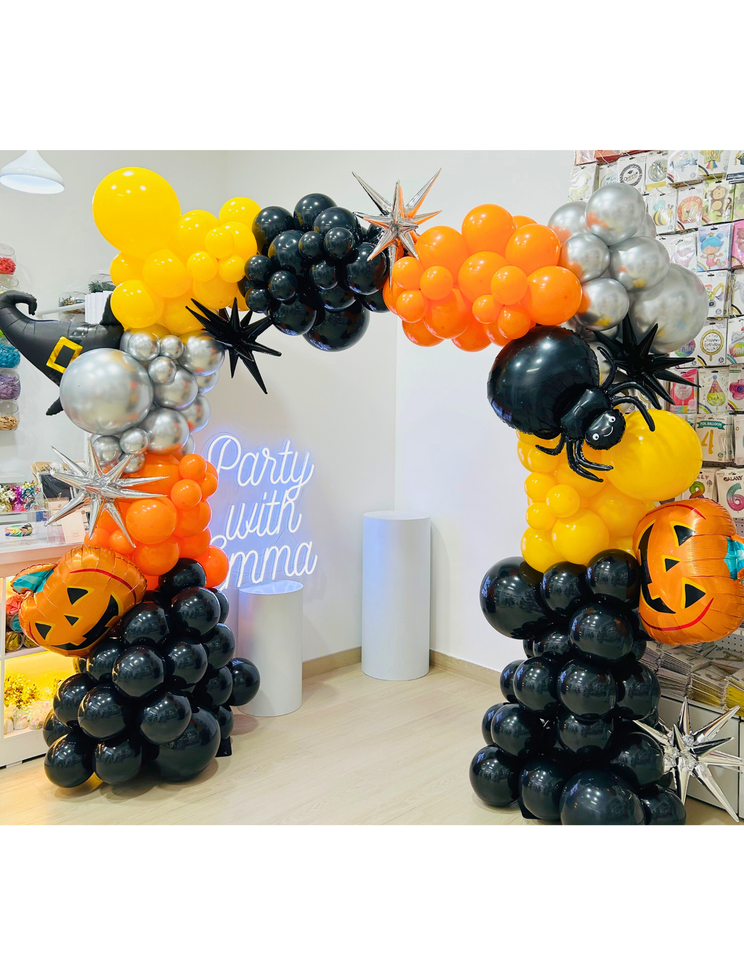 Halloween Balloon Arch with Spiders, Pumpkins, and Witch Hat - Perfect for Spooky Celebrations & Party Decor