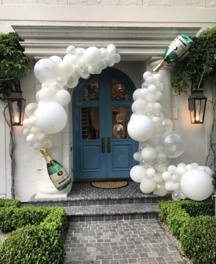 Balloon Champagne and White Latex Organic Chain Arrangement  - Birthday, Corporate Event, Company Event Perfect for special occasion!
