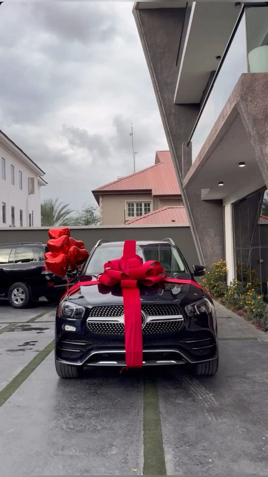 Car Surprise Customize Red Ribbon with Heart-Shaped Red Foil Balloons – Perfect for Any Bold Celebrations