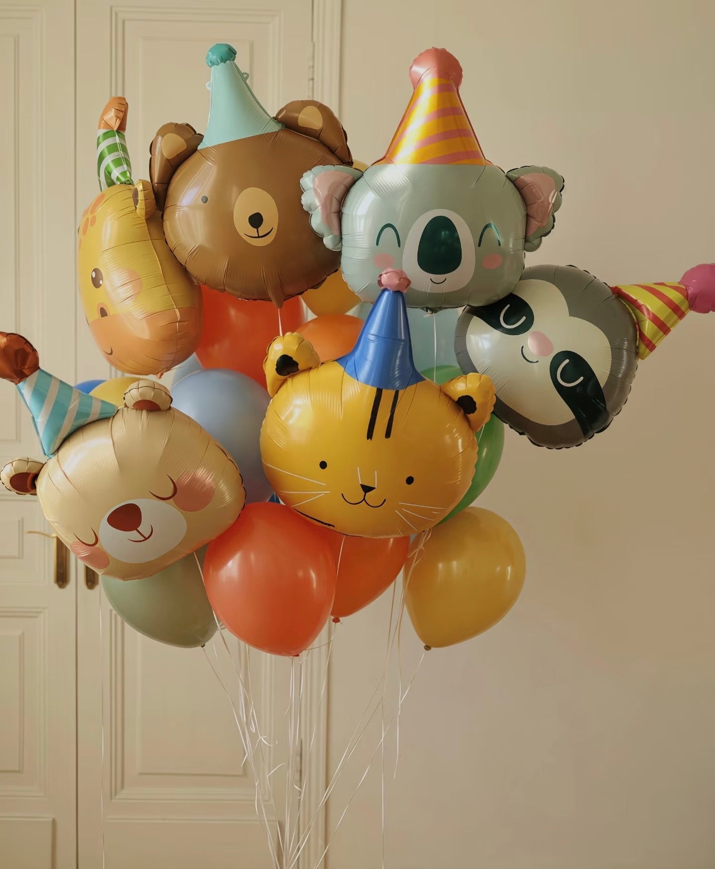 Giraffe Bear Koala Tiger Sloth Animal with Party Hat Helium Foil with Latex Orange Green Yellow Blue Bunch Balloon - Safari Animal Jungle Theme, Perfect for any celebration!