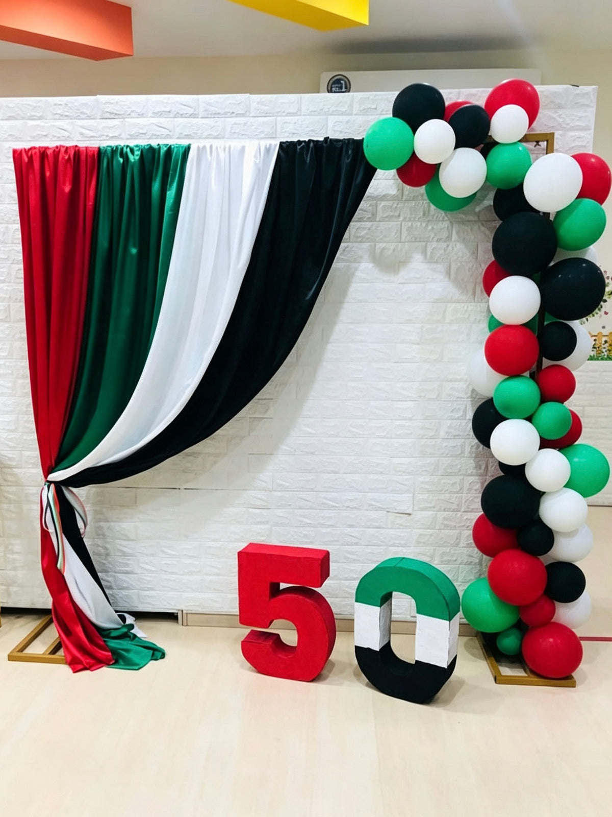 UAE National Day Balloon Red, White, Green and Black Chain with Number Balloon Stand Drape Fabric