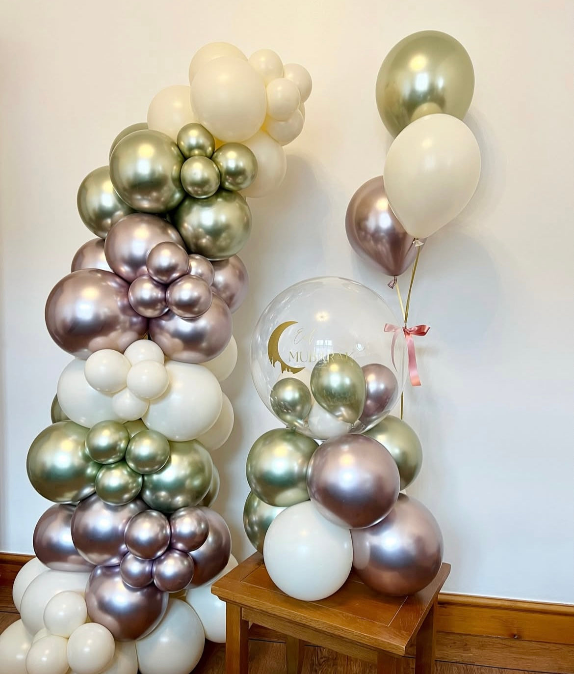 Personalised Ramadan Chrome Green, Rose Gold and White Balloon on Stand with Stickers and Helium Bunch and Mini Chain – Ramadan Celebration Decor