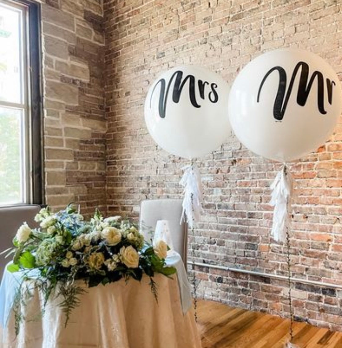 Mr Mrs Foil Balloons Decoration Set Valentine's Day Anniversary Helium Balloon Bouquet White Black