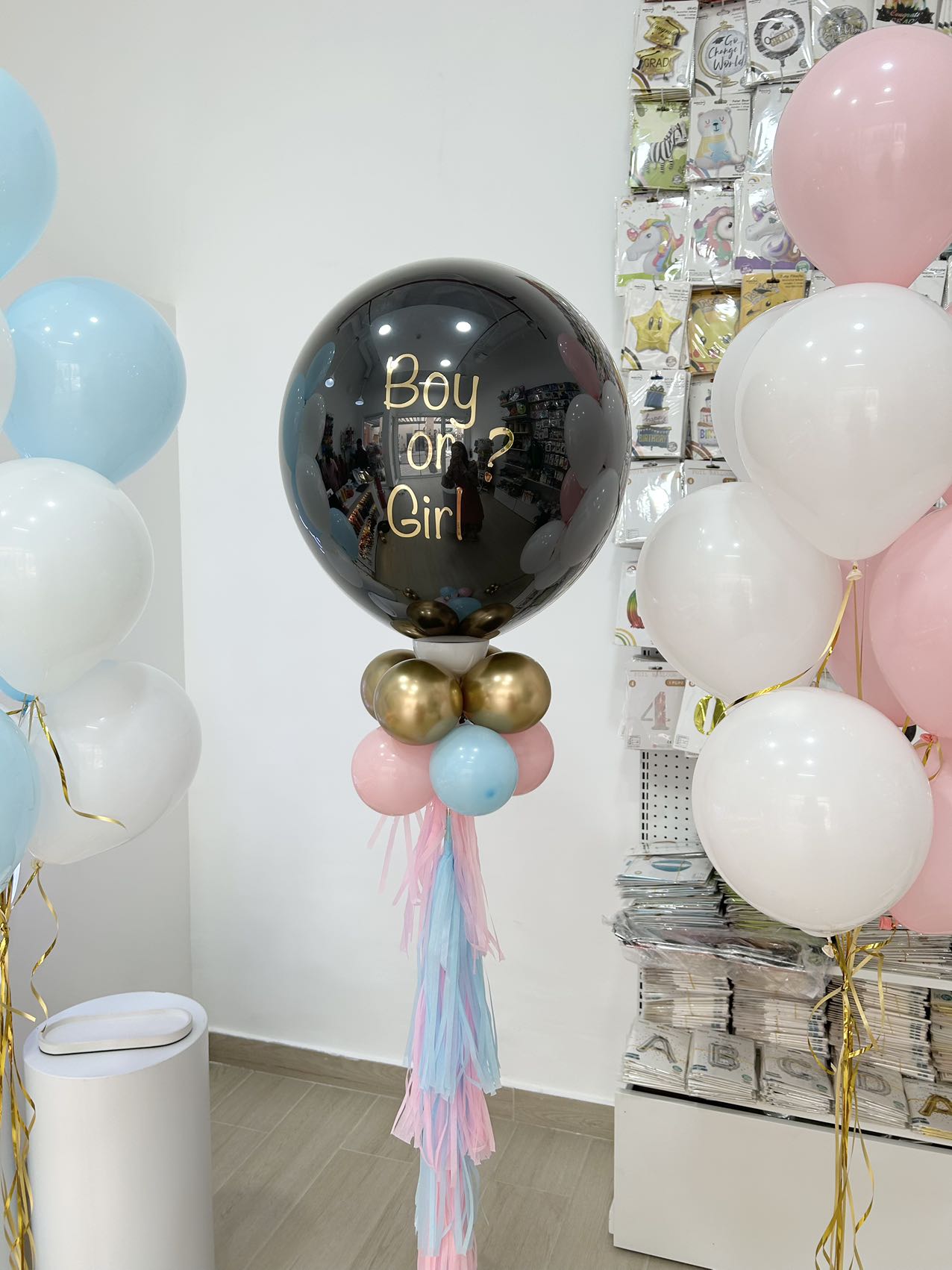 Boy or Girl Gender Reveal Surprising Gift Celebrate Gender Reveal Baby Shower Event Decor Filled With Helium Blue Pink